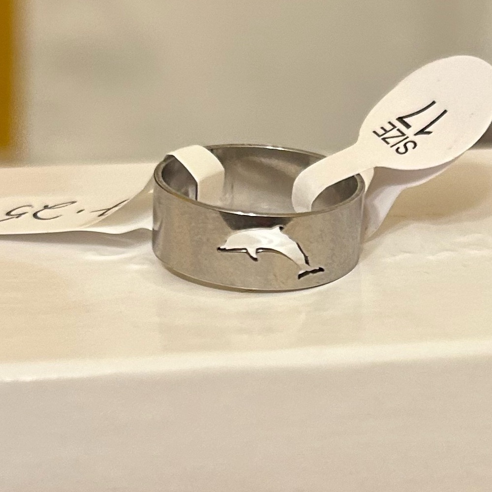 Size 7.25 Dolphin Cutout Stainless Steel Ring Silver Tone NWT